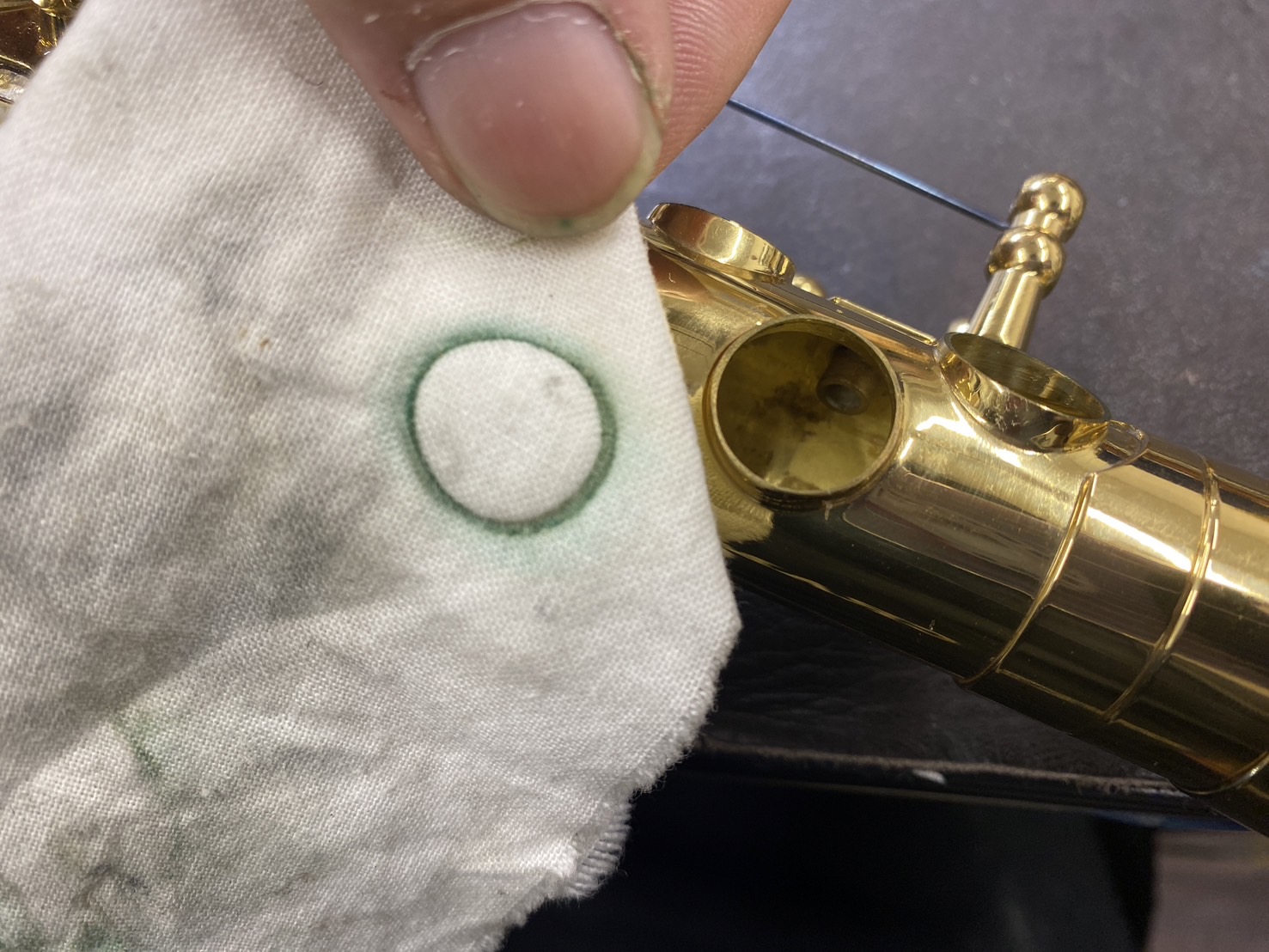 リペアブログ】汚れが原因？サックスの低音が出しづらくなった話