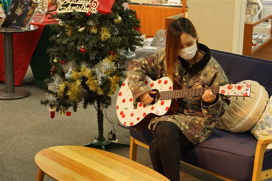 気軽に始めよう 可愛い さくらんぼギター musixmas ピアノ専門店 Piano Cloud 金沢 Mpc楽器センター金沢ピアノ専門店 Piano Cloud 金沢 Mpc楽器センター金沢