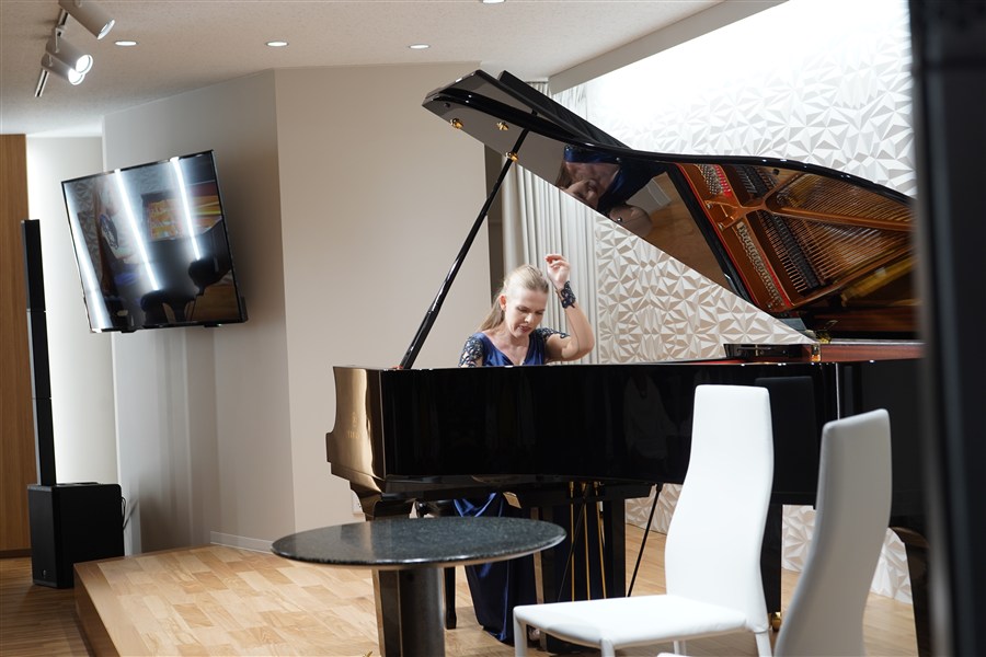 8/10エヴァ ゲヴォルギヤン ピアノリサイタル】レポート - ピアノ専門