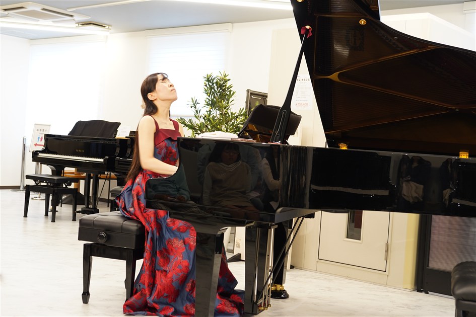 11/9 三重野奈緒サロンコンサート】を開催しました！ - ピアノ専門店