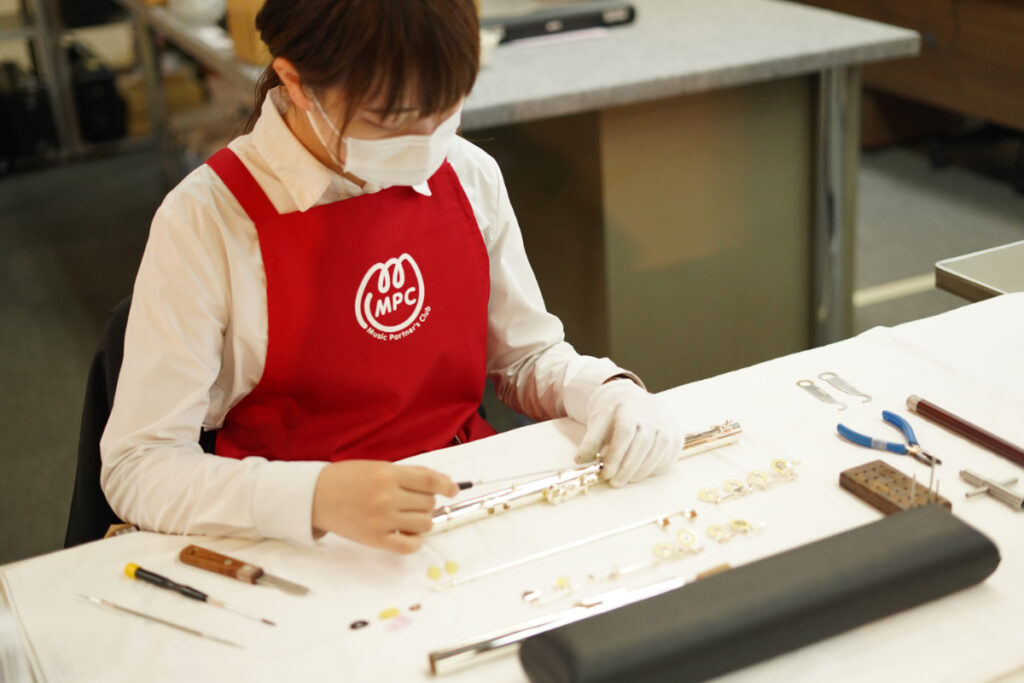 ピンクゴールドが かわいい アルタスフルートBrasstekオリジナル”Rose