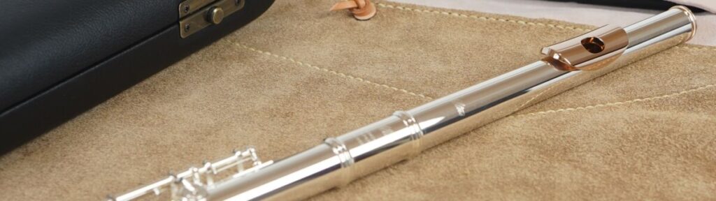フルートのある生活に溶け込む革製ケースカバー - 管楽器専門店 ブラス