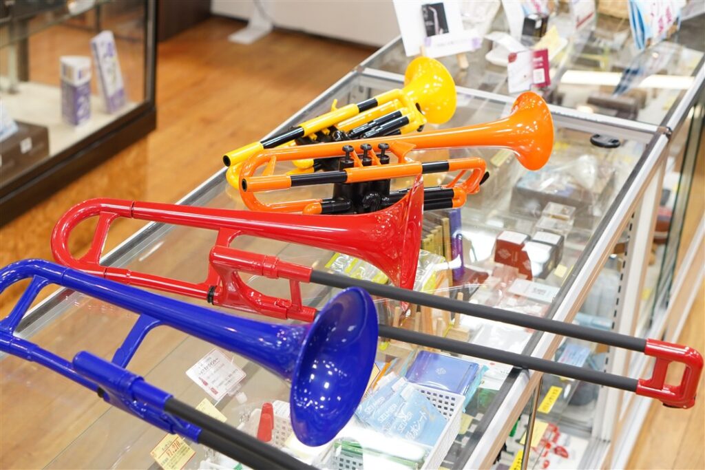 この冬はプラスチック楽器を楽しもう！【MusiXmas2025】 - 管楽器専門