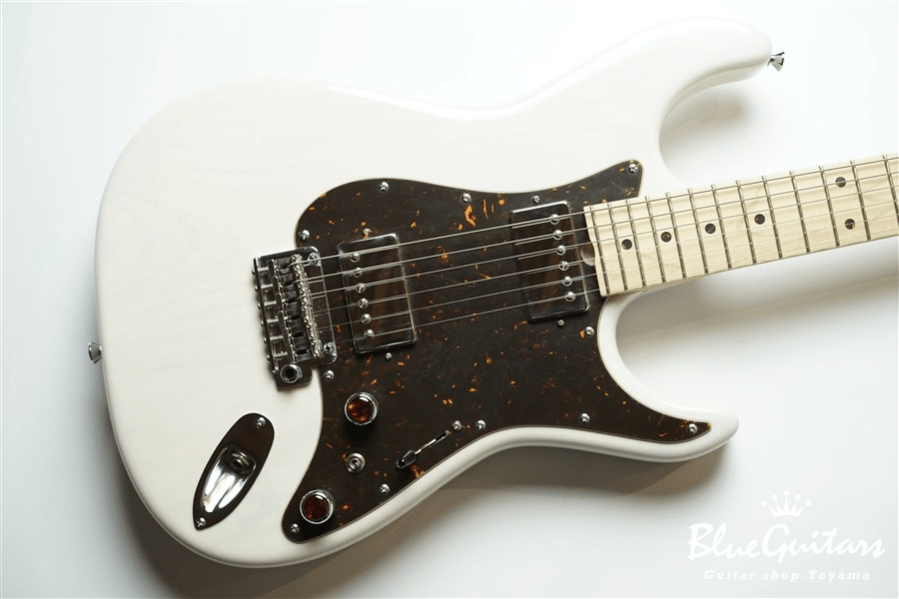 kino-factory-blue-guitars