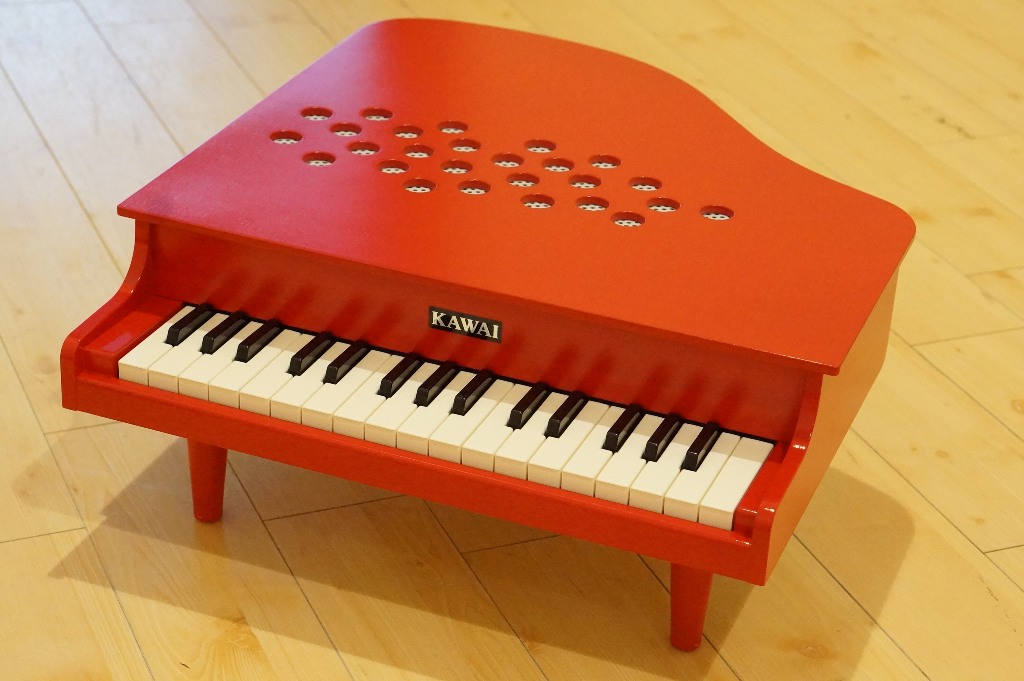 新商品入荷情報 赤のかわいいミニピアノ ピアノ専門店 Piano Cloud 富山 Mpc楽器センター富山ピアノ専門店 Piano Cloud 富山 Mpc楽器センター富山