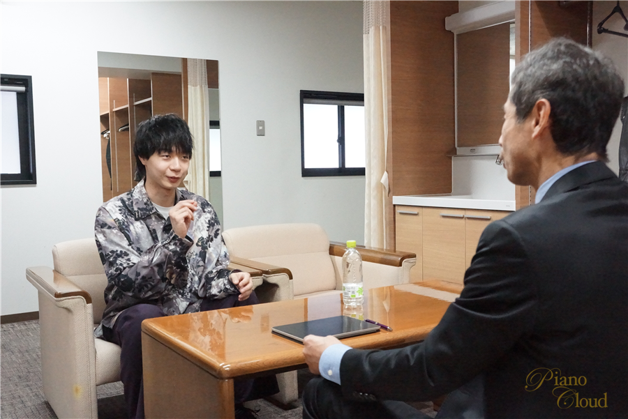 川上天馬さんに45の質問！ 独占ロングインタビュー＋α | ピアノ専門店